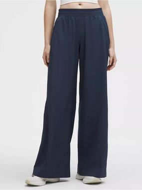 Lululemon Swift Mid-Rise Wide-Leg Pant Club Blue